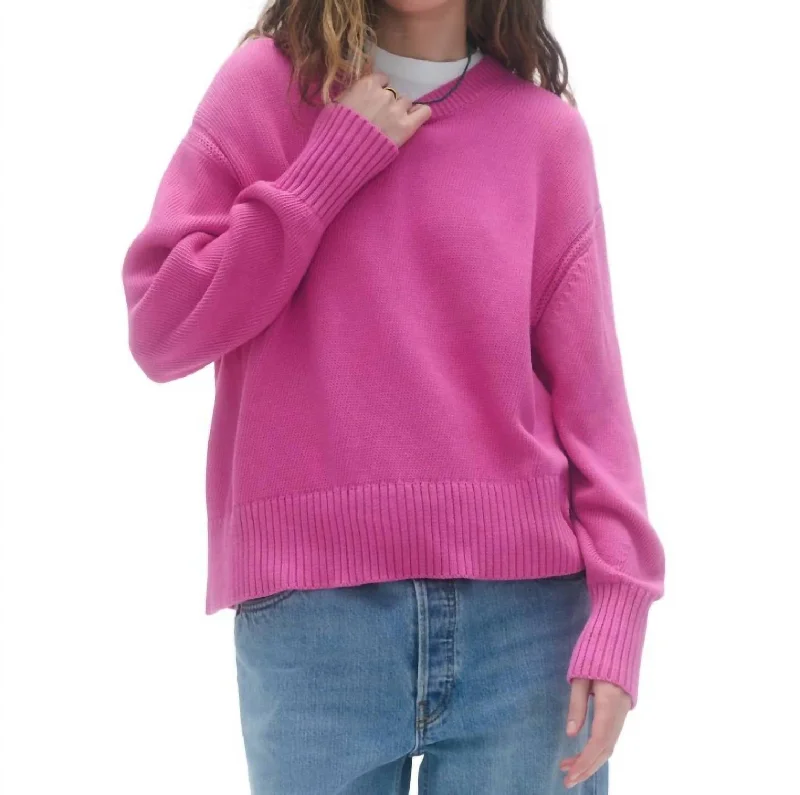 Breezy Crew Sweater In Fuchsia