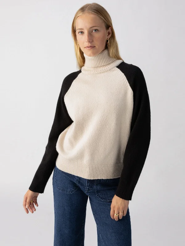 Cozy Day Sweater Toasted Almond Black