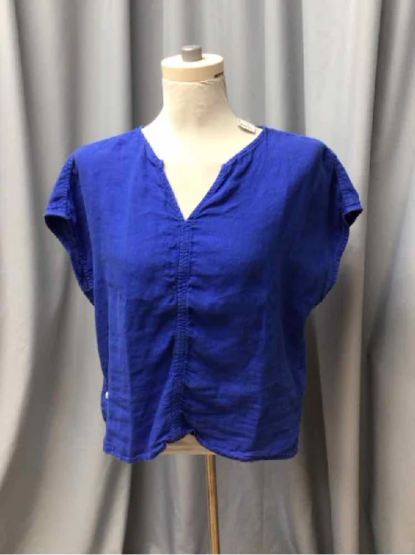 TAHARI SIZE MEDIUM Ladies BLOUSE