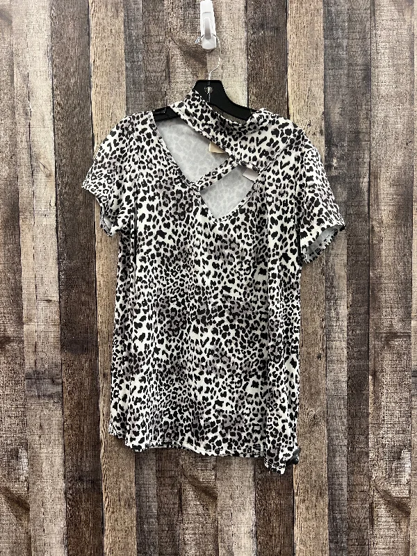 Top Short Sleeve By Fantastic Fawn In Animal Print, Size: L